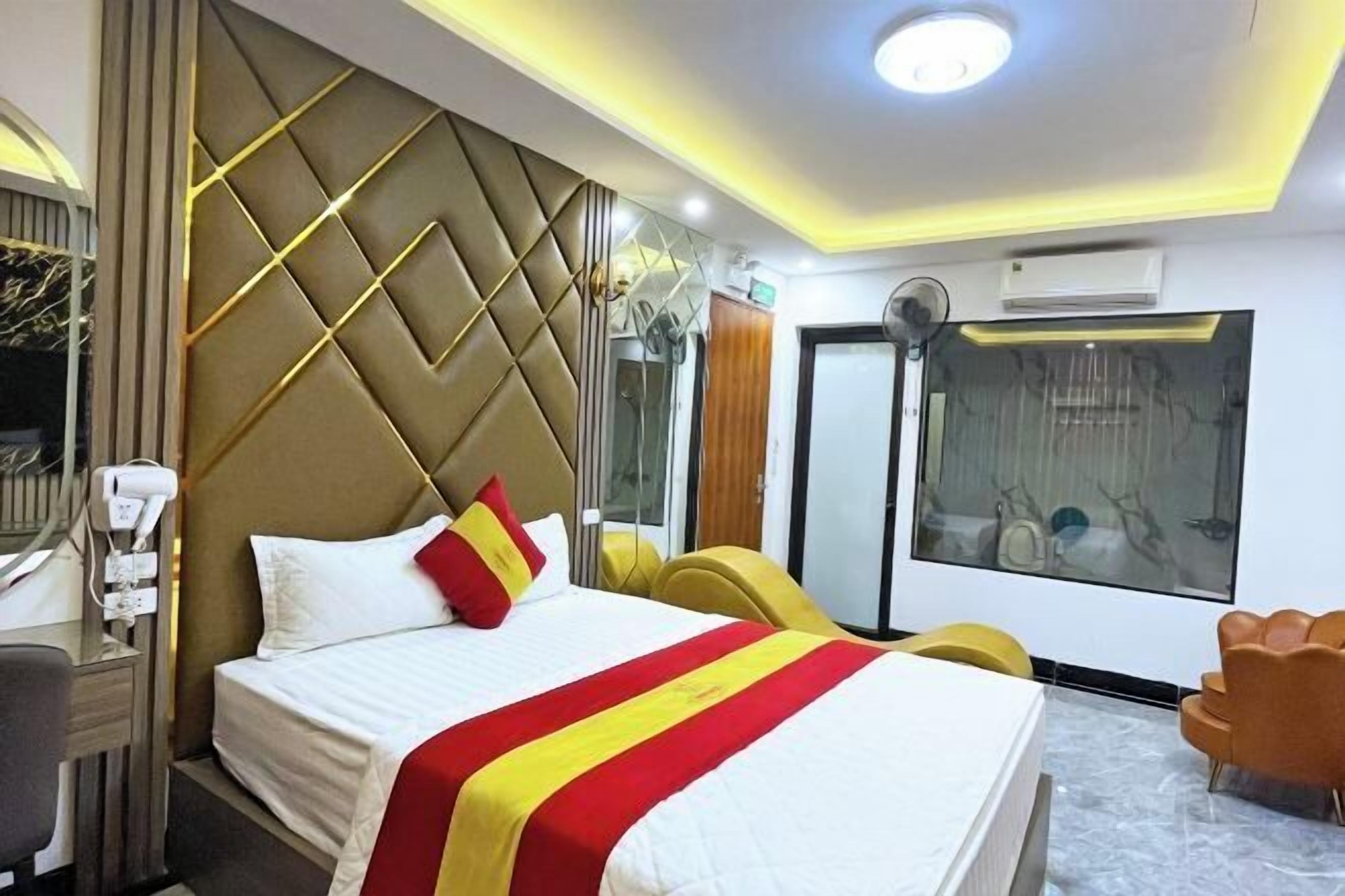 デスク、WiFi (無料)、車椅子でアクセスできる設備