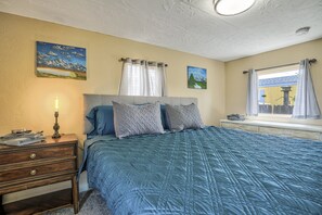 3 slaapkamers, verduisterende gordijnen, een strijkplank/strijkijzer