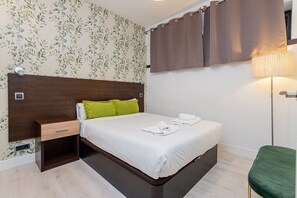 2 bedrooms, iron/ironing board, Internet, bed sheets