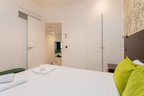 2 habitaciones, tabla de planchar con plancha, internet y ropa de cama 