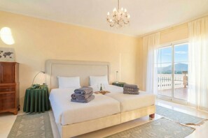 4 chambres, fer et planche à repasser, accès au Wi-Fi (inclus)