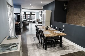 Dining - 4 Bedroom Penthouse Loft in Heart of Wicker Park with Parking (Chicago)