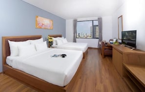 Luxury Suite | 1 bedroom, minibar, desk, laptop workspace - Sunset Sea Hotel (Da Nang)