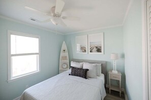 3 bedrooms, desk, iron/ironing board, WiFi