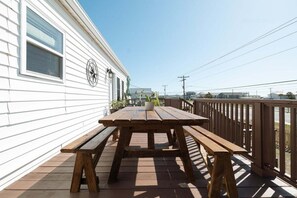 屋外ダイニングエリア