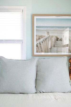 3 bedrooms, desk, iron/ironing board, WiFi