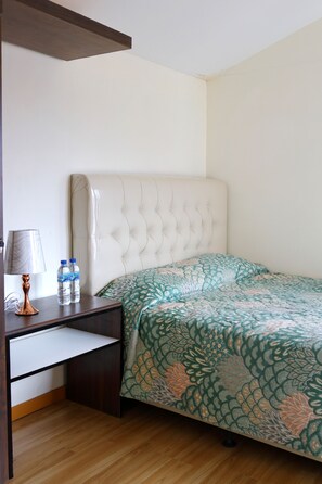 Standard Double Room | Desk, blackout drapes, bed sheets