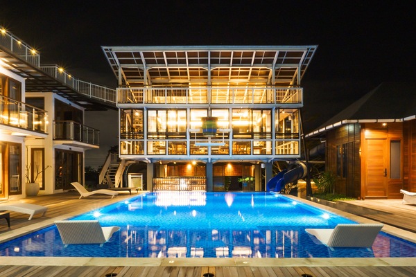 Outdoor pool, open 9:00 AM to 9:00 PM, sun loungers