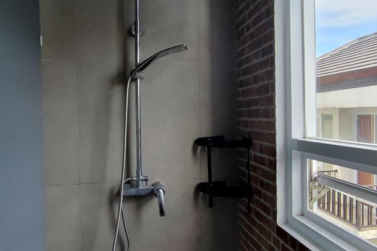 Bathroom | Free toiletries, hair dryer, towels, soap