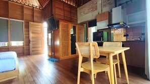 家庭开间套房 | 埃及棉床单、高档床上用品、羽绒被、记忆海绵床垫