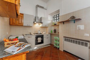 Kühlschrank, Ofen, Herdplatte, Geschirrspüler