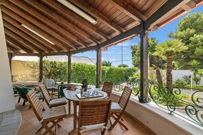 Hus – standard, flere soverom, 2 bad (Villa Isidoro Sea View) | Utendørsservering