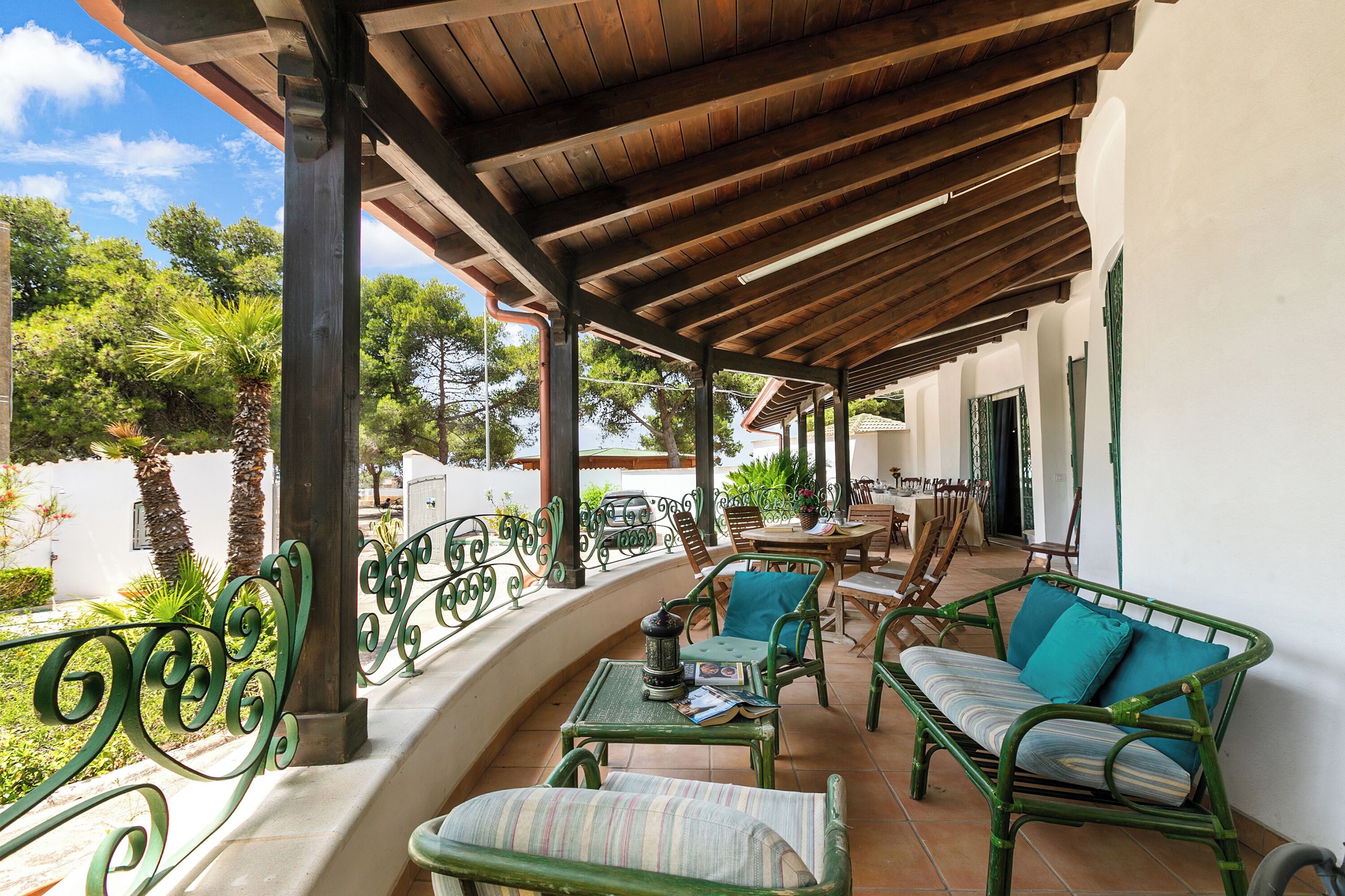 Rumah Standar, beberapa kamar, 2 kamar mandi (Villa Isidoro Sea View) | Tempat makan outdoor