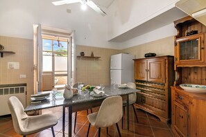 Standard House, Multiple Bedrooms, 2 Bathrooms (Villa Isidoro Sea View) | Dining - Villa Isidoro Sea View (Nardò)