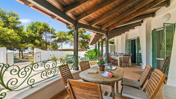 منزل عادي - ٣ غرف نوم - بحمامين (Villa Isidoro - Sea View and Garden,) | تناول الطعام بالخارج