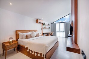 1 bedroom, in-room safe, desk, blackout curtains