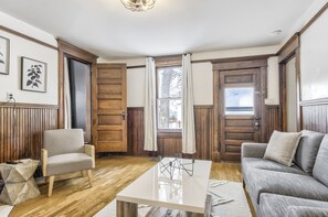 Interior - Ambassadors Quarters (Colorado Springs)