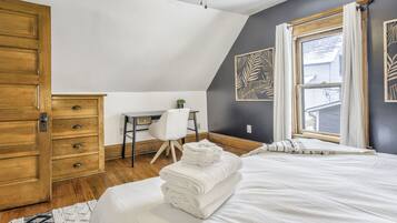 Iron/ironing board, free WiFi