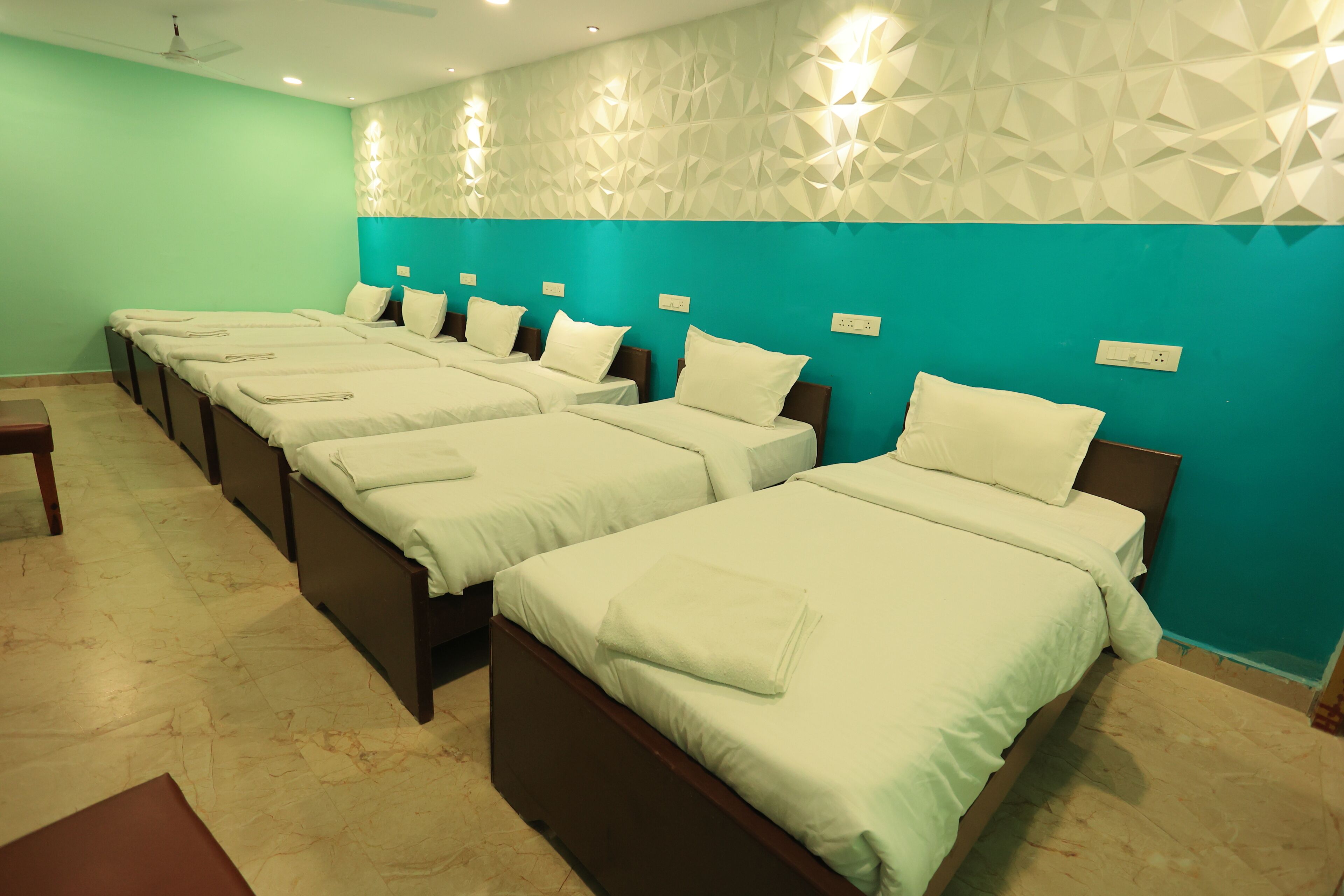 Family Room | Hypo-allergenic bedding, desk, free WiFi, bed sheets