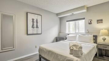 House | 4 bedrooms, iron/ironing board, free WiFi