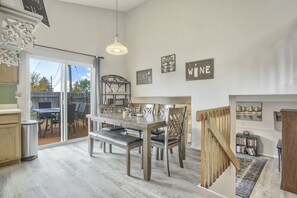 Family dining - Hogwarts (Colorado Springs)