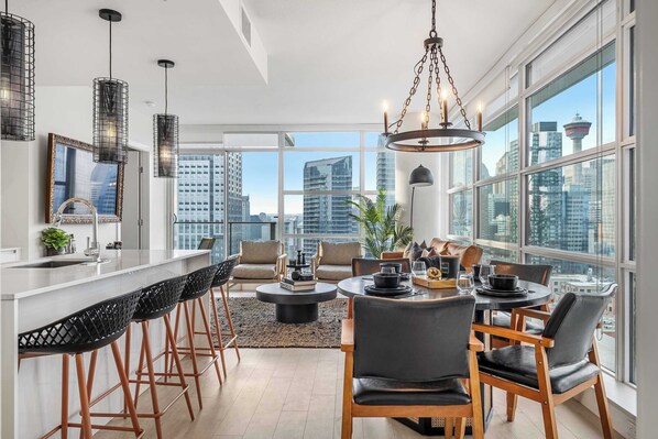 المنشأة من الداخل