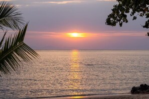 On the beach - Koh Pu Sea View Beach Resort (Nuea Khlong)