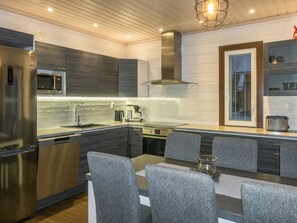 Fridge, microwave, dishwasher, cookware/dishes/utensils - Rantatähti by Interhome (Pudasjärvi)