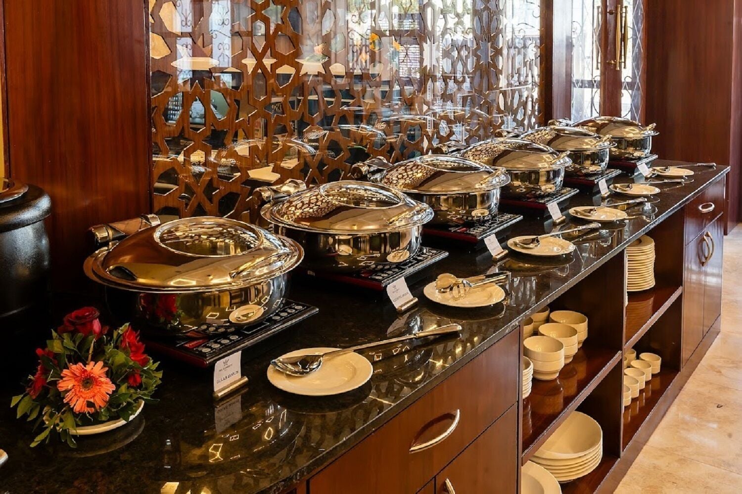 朝食 (ビュッフェ)、毎日提供 (有料)