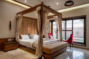 Camas plegables/adicionales y ropa de cama 