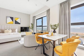 In-room dining - Silkhaus Pixel Tower2 - Reem Island (Abu Dhabi)