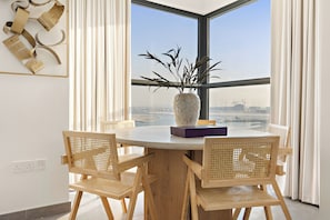 Superior Apartment | In-room dining