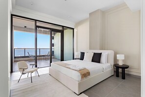 Egyptian cotton sheets, premium bedding, memory-foam beds, in-room safe - Silkhaus Pixel Tower2 - Reem Island (Abu Dhabi)