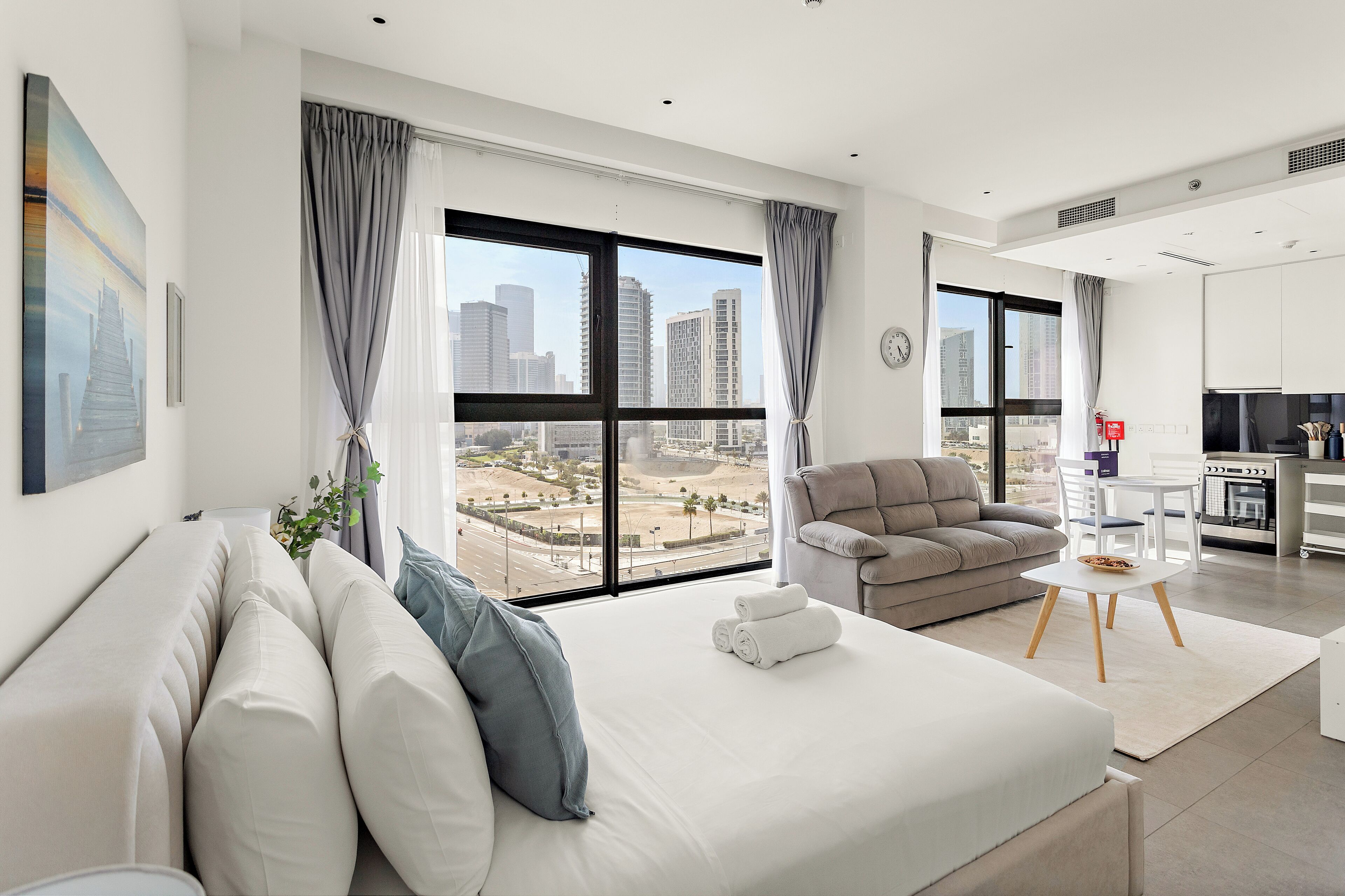 Signature Studio | Egyptian cotton sheets, premium bedding, memory foam beds, in-room safe