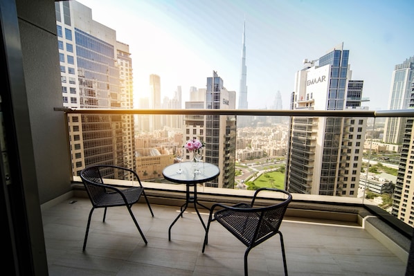 Premium Apartment | Balcony - Unforgettable 1BR Burj Khalifa Views (Dubai)