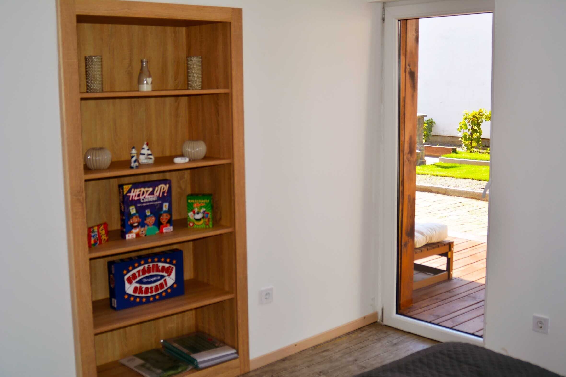 5 habitaciones, tabla de planchar con plancha, wifi y ropa de cama 