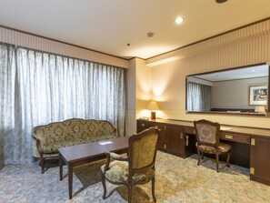 Deluxe Twin Room, Non Smoking | Desk, soundproofing, iron/ironing board, free WiFi - Tabist Hotel Liberty Plaza (Sakai)