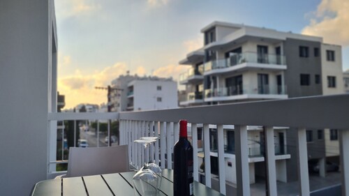 STAY Sunlit Harbor Apartment