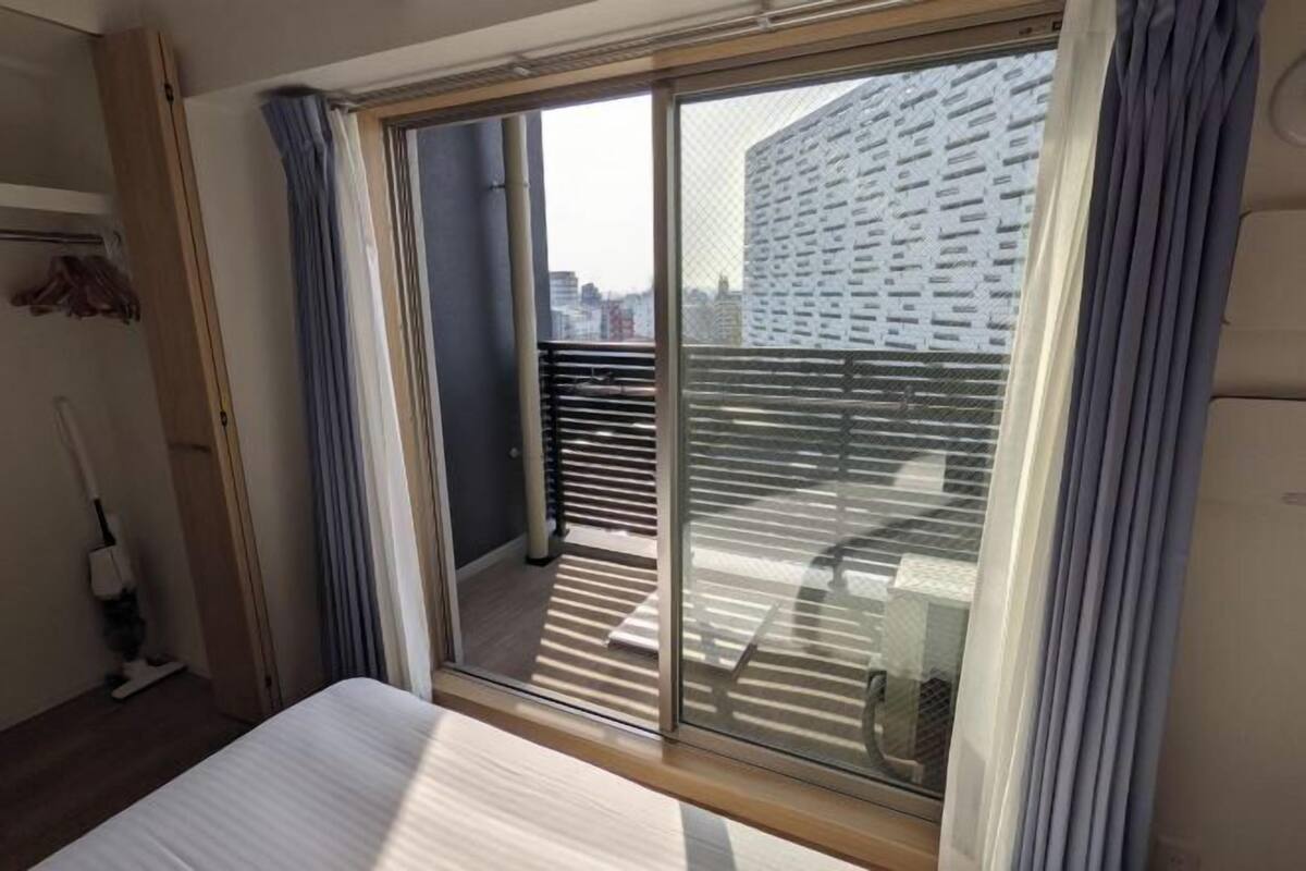 Premium bedding, blackout curtains, free WiFi, bed sheets