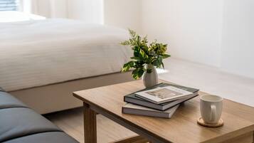 Family Twin Room | In-room dining