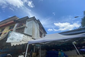 Fachada de la propiedad