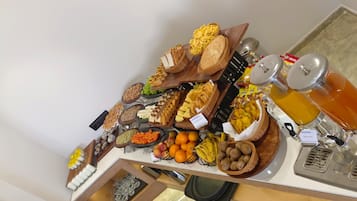 Desayuno buffet (INR 350 por persona)