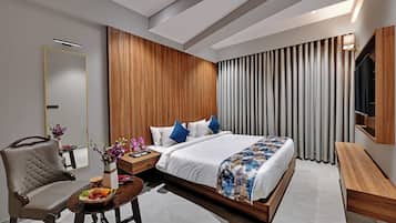 1 bedroom, premium bedding, memory-foam beds, blackout curtains