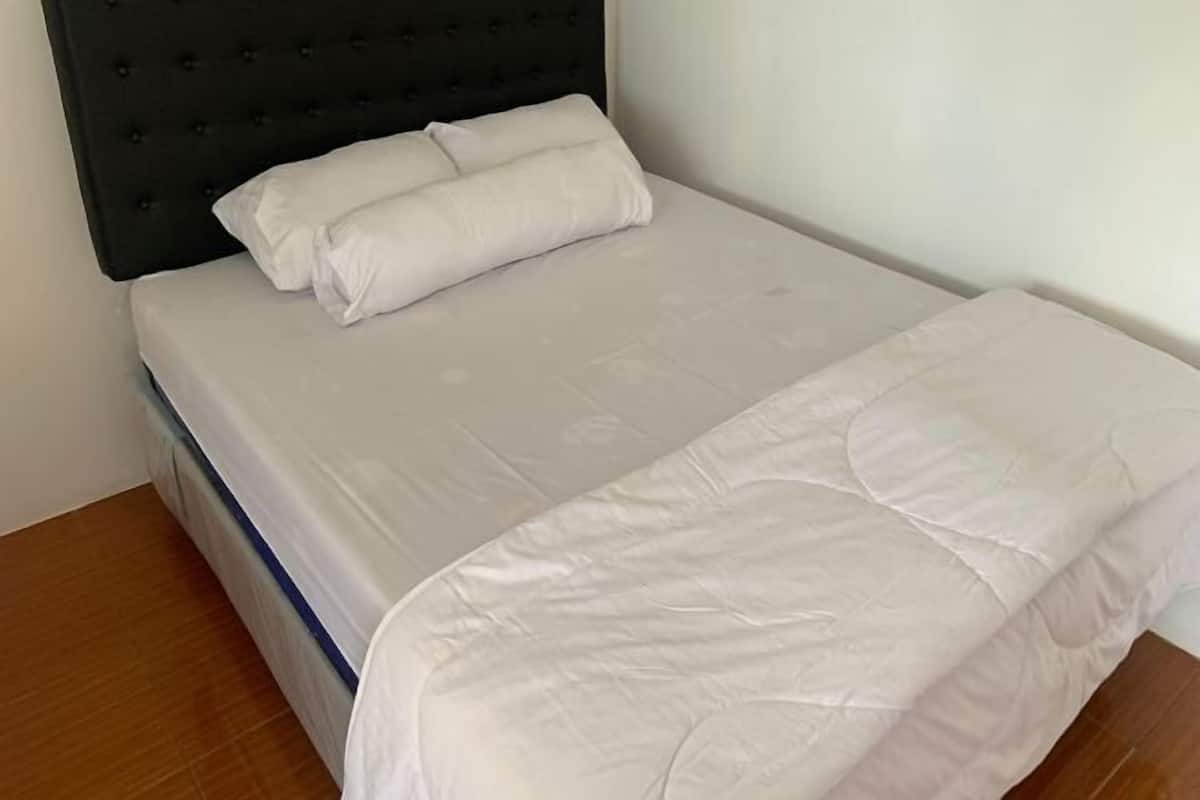 1 chambre, bureau, accès au Wi-Fi (inclus), literie fournie