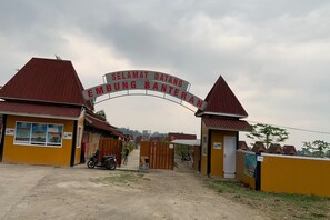 Front of property - Capital O 93437 Embung Banteran CottageNearLapangan Banteran (Sumbang)