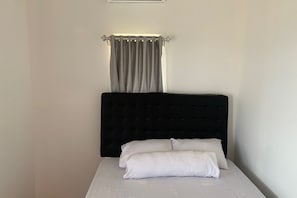 Bureau, Wi-Fi gratuit, draps fournis
