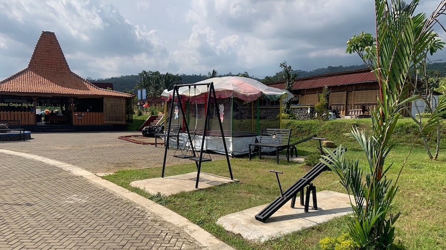 Capital O 93437 Embung Banteran CottageNearLapangan Banteran