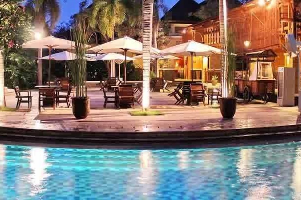 Kolam renang outdoor