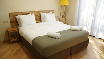 Habitación superior con 1 cama doble o 2 individuales | Ropa de cama hipoalergénica y wifi gratis