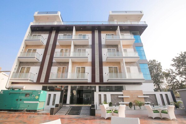 Front of property – evening/night - Amit House (Greater Noida)